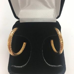 NWT Avon 18K gold plated small hoop earrings